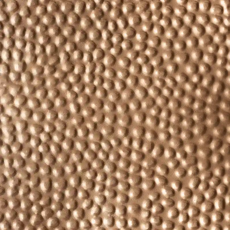 Table d'appoint en métal texturé - Table d'appoint géométrique dorée avec silhouette en sablier pour utilisation intérieure ou semi-extérieure