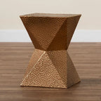 Table d'appoint en métal texturé - Table d'appoint géométrique dorée avec silhouette en sablier pour utilisation intérieure ou semi-extérieure