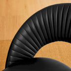 Chaise de salle à manger latérale matelassée en similicuir style Mid-Century Modern avec pieds fuselés en métal