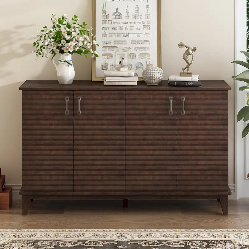 Buffet moderne à 4 portes avec grand espace de rangement, étagères réglables et poignées en métal
